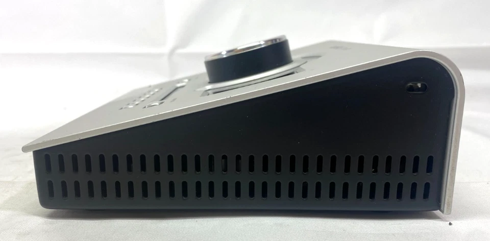 Universal Audio Apollo Twin MKII UAD 2 - Duo Core Thunderbolt Audio Interface - Image 3 of 4