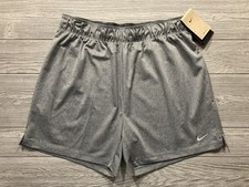 Nike Attack Dri Fit Fitness Mid-Rise 5  Unlined Shorts Womens Size Medium
