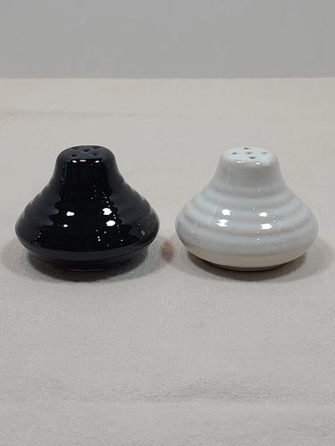 Bauer Pottery Ringware Black And White Salt And Pepper Shakers