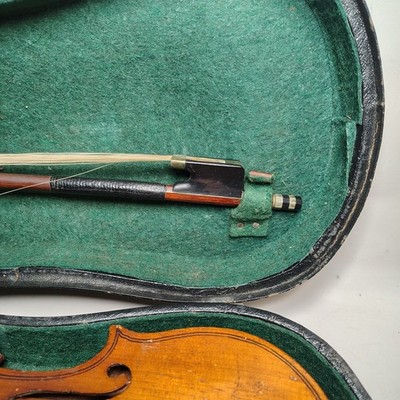 ANTIQUE Copy Of Antonius Stradivarius Made In Germany 1/8 VIOLIN
