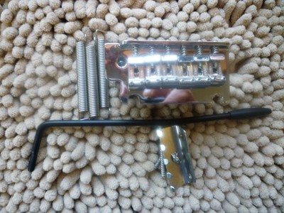 Genuine Fender Stratocaster 2 Point Tremolo Bridge, Claw, 3 Springs, Black Bar