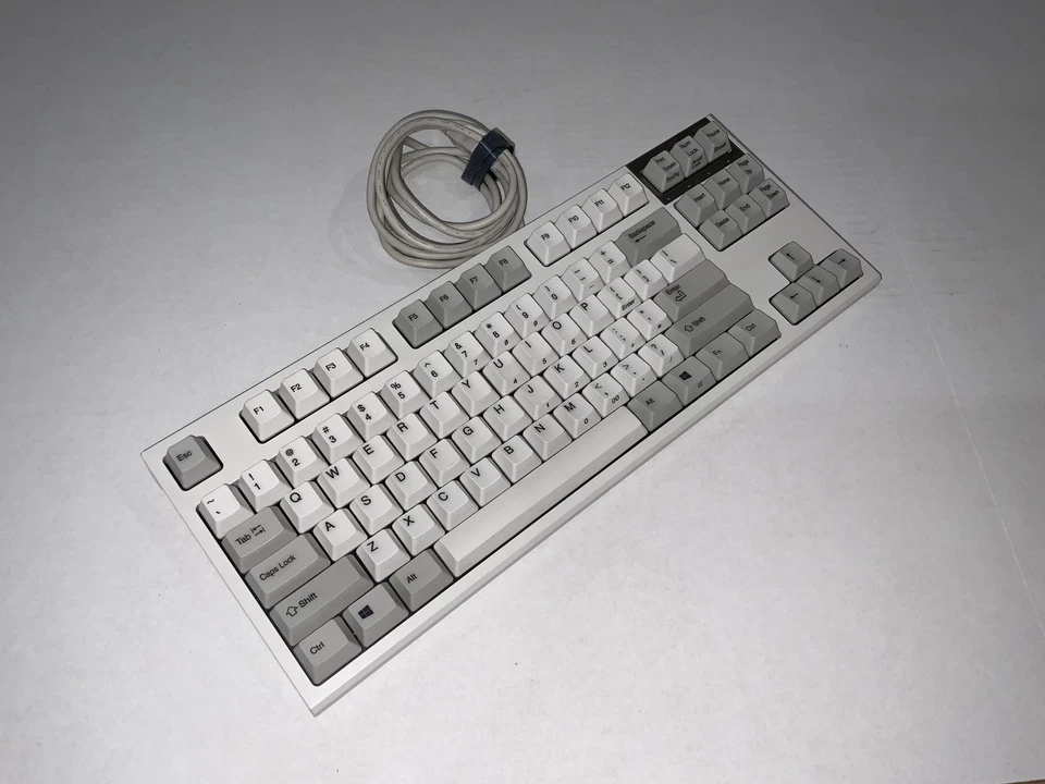 TOPRE CORPORATION REALFORCE R2TL-USV-IV AHBZ02 Mechanical Keyboard 87 keys - Image 3 of 4