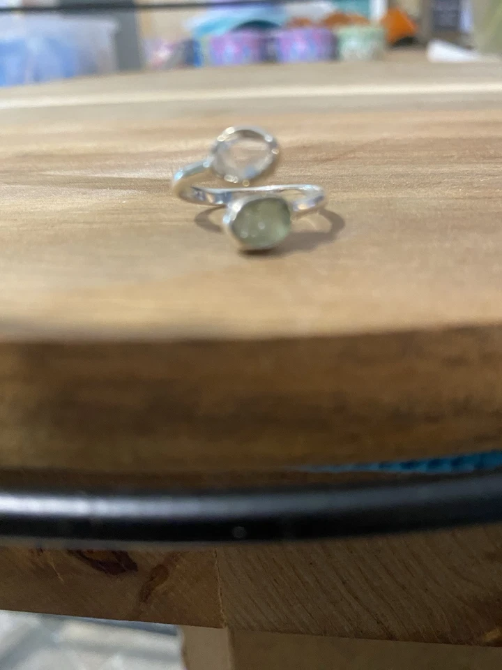 Anillo de plata de ley bypass de cuarzo moldavita y herkimer Foto 3 de 4