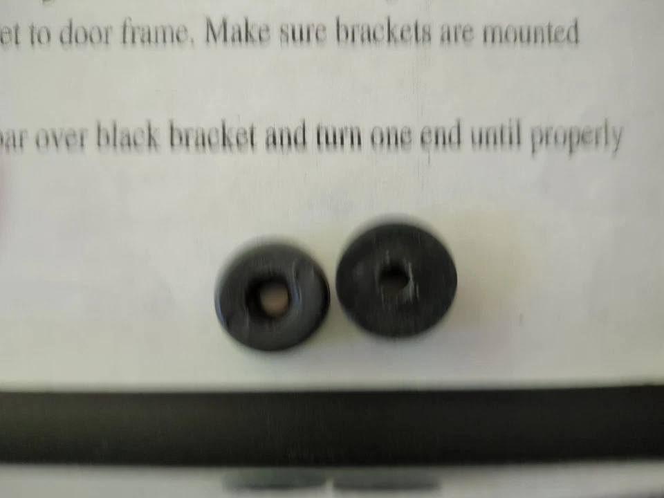 Sunny Health & Fitness NO. 025 Chin-Up Bar Adjustable width for doorway - Image 3 of 4