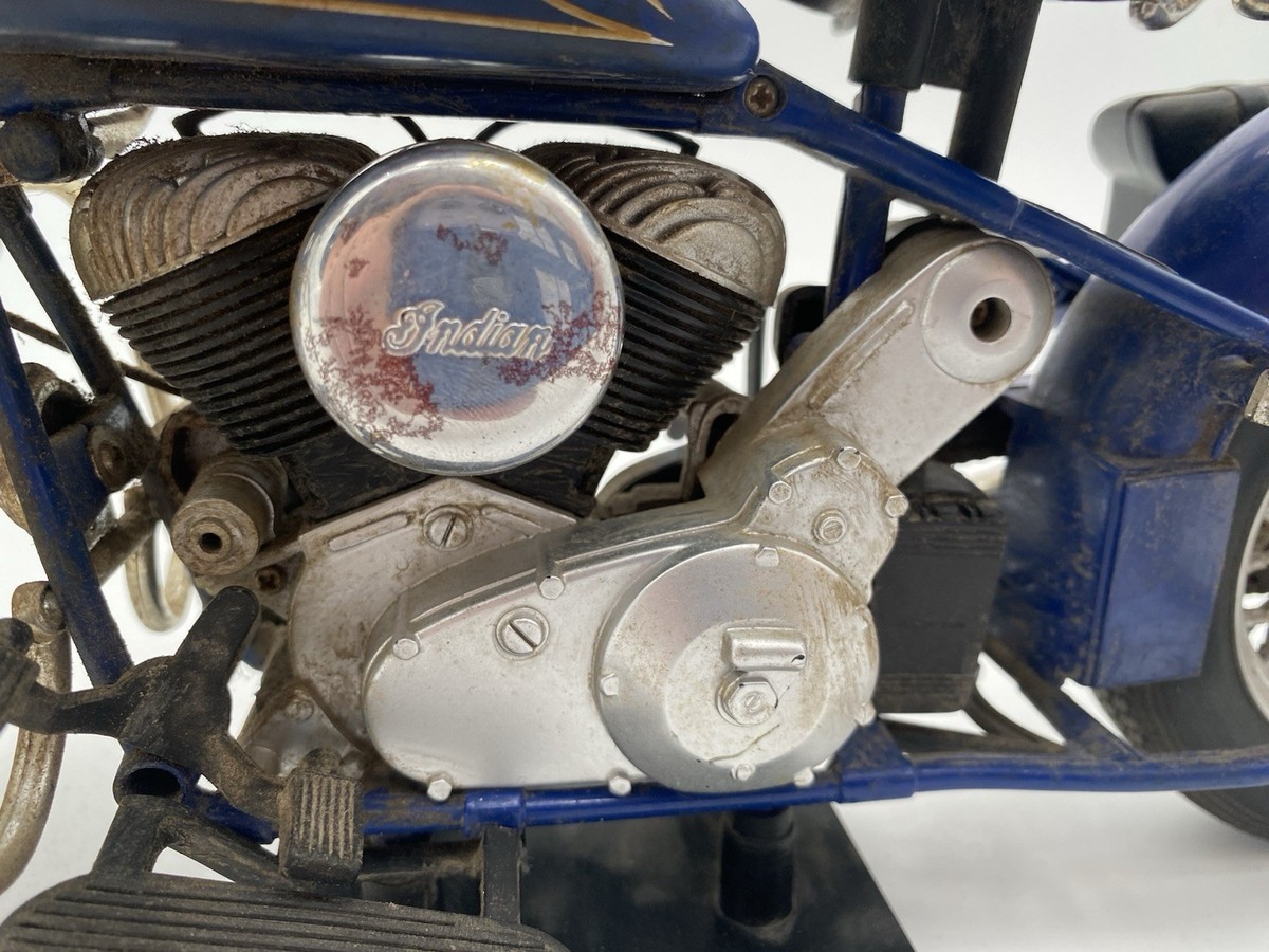VINTAGE 1998 INDIAN CHIEF 1/6 SCALE BLUE MOTORCYCLE MODEL