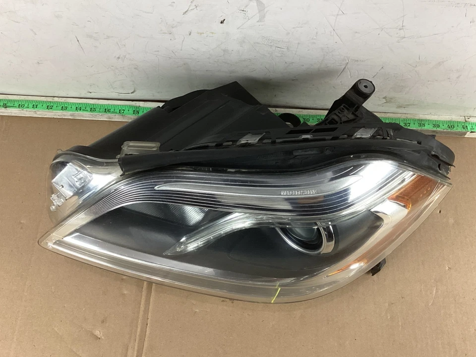 Оригинальная передняя левая галогенная фара Mercedes-Benz GL450 X166 2013-2016 годов выпуска A1668208859 - Изображение 3 из 4