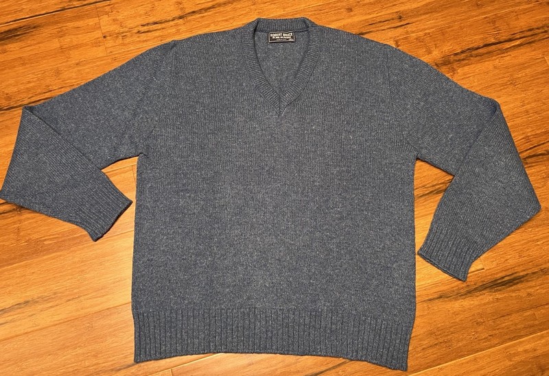 Vintage 70s Men’s ROBERT BRUCE Heather Blue Wool Blend Vneck Sweater XL