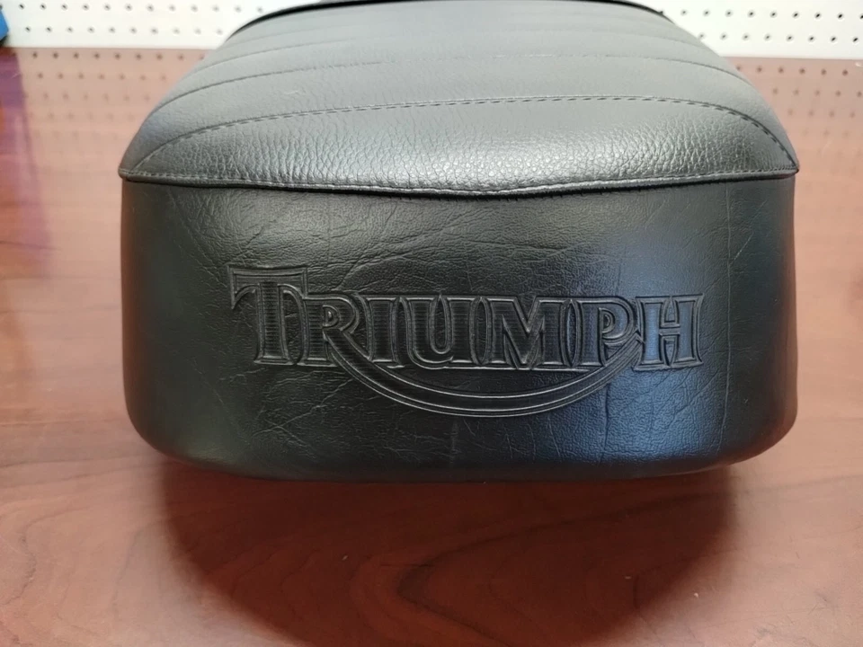 Asiento deportivo Triumph Thunderbird 900 genuino OEM T2300221 Foto 4 de 4