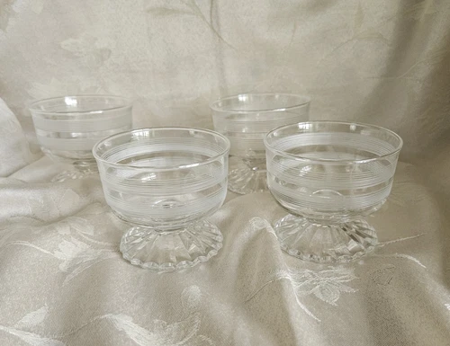 VINTAGE  ART DECO SHERBERT/CHAMPAGNE CUPS  - SET OF 4