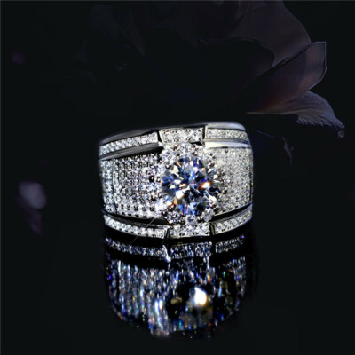 Luxuriöser Ring 925 Sterlingsilber plattiert vollbesetzt mit Cz Zirkonia