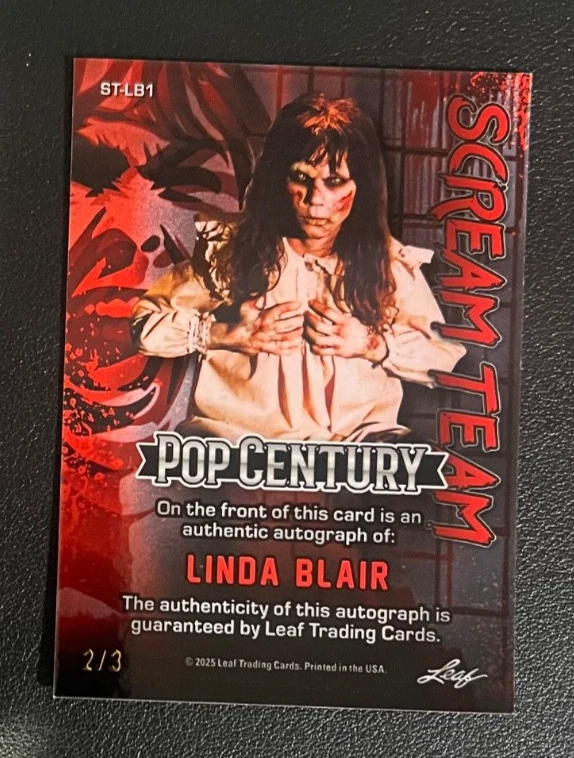 Hoja Pop Century Linda Blair Villains 2025 rojo brillo automático #2/3 exorcista como nuevo Foto 3 de 3