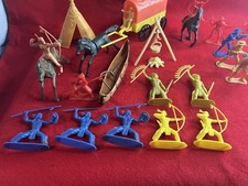 27- Wild West Cowboys and Indians Toy Playset Plastic Figures