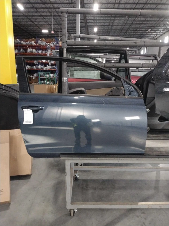 Used Front Right Door Assembly Front fits: 2013 Volkswagen Golf exc. City Htbk e Foto 2 de 4