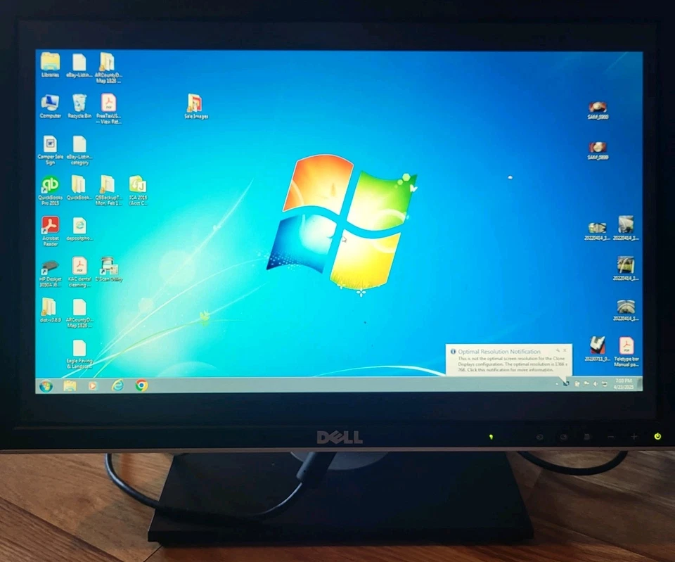 Dell 2007WFPB 20" LCD Monitor With Adjustable Stand And Cords 1680 X 1050 READ - Image 2 of 4
