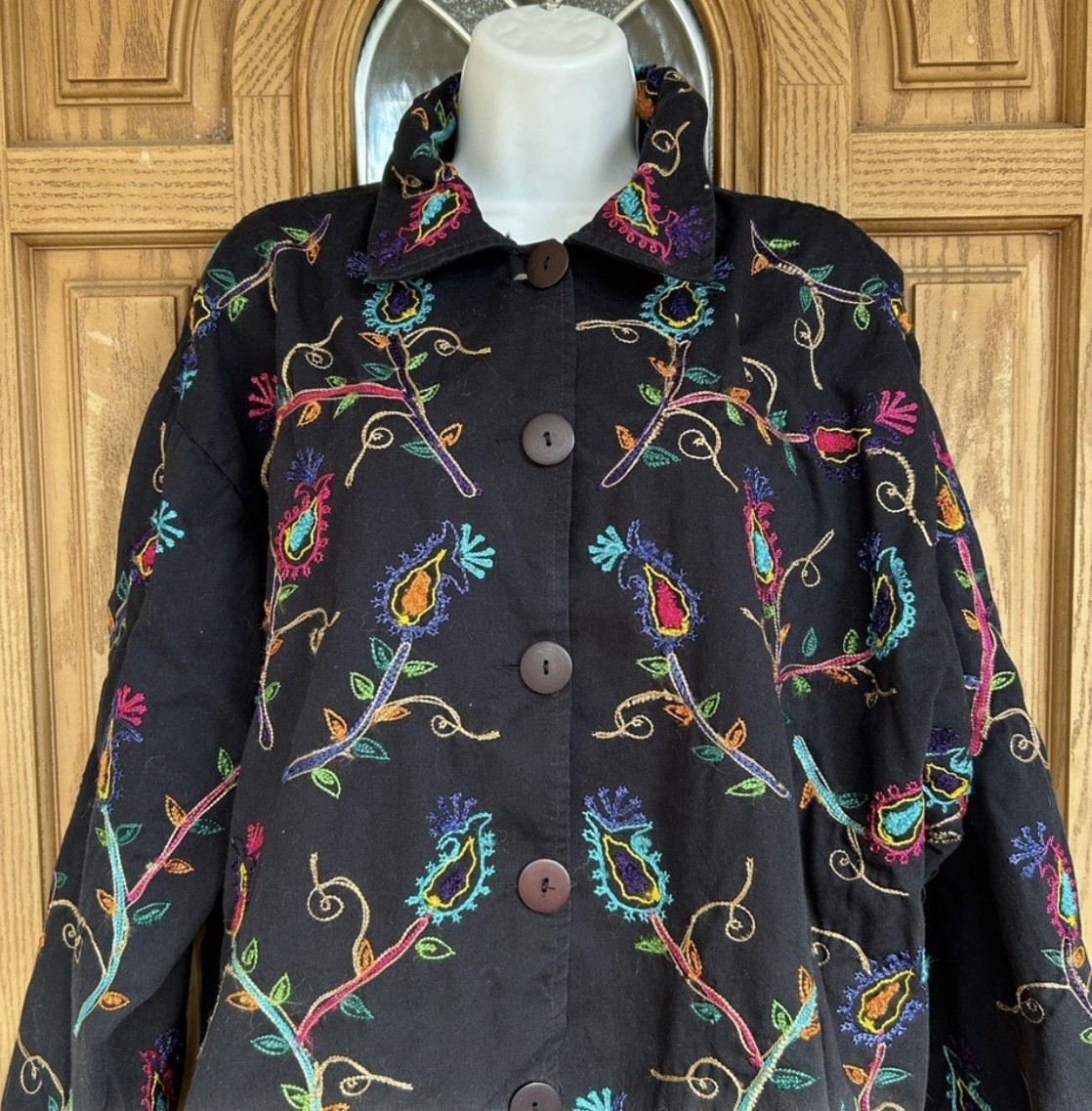 Life Style Plus Women’s 2X Black Floral Embroidered Button Front Lined Jacket