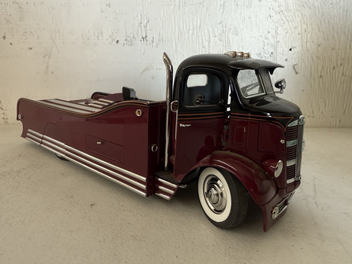 1/24 ダンバリーミント 1930s Custom Car Carrier Danbury Mint 1/24 1930s GMC Custom Car Carrier w/Display
