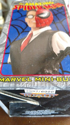 Bowen PETER PARKER SPIDER-MAN bust statue Marvel Avengers Hulk Iron Man Thor - Picture 4 of 4