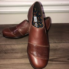 SAS, tripad comfort women  s slip on brown leather shoes size 6.5  