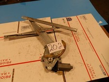 04 - 09 Dodge Durango FRONT Passenger  Window regulator with Power motor 202