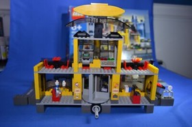 2003 LEGO World City 4513 Grand Central Station Compl. w/ Box Instruc & Minifigs