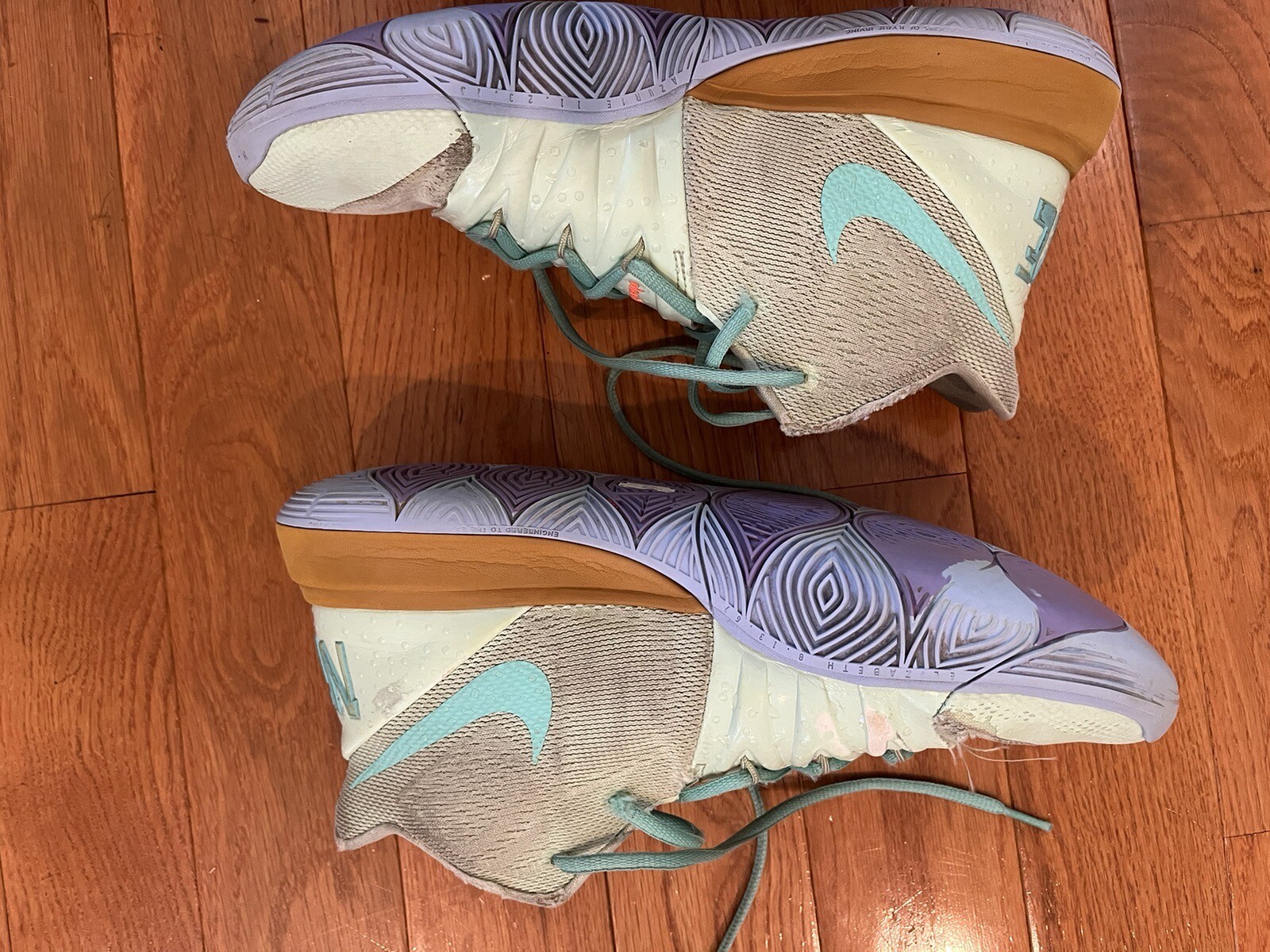 Nike Kyrie SpongeBob Squidward Mens Basketball Shoes,… Gem