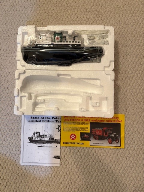 Ertl Collectibles Texaco Havoline Tugboat Bank Special 2001 Edition