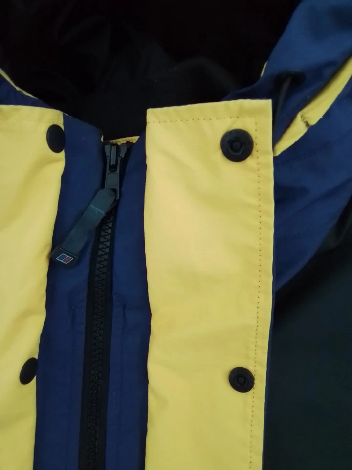 Berghaus Mera Peak Vintage Rare GOOD SMALL - Image 3 of 4