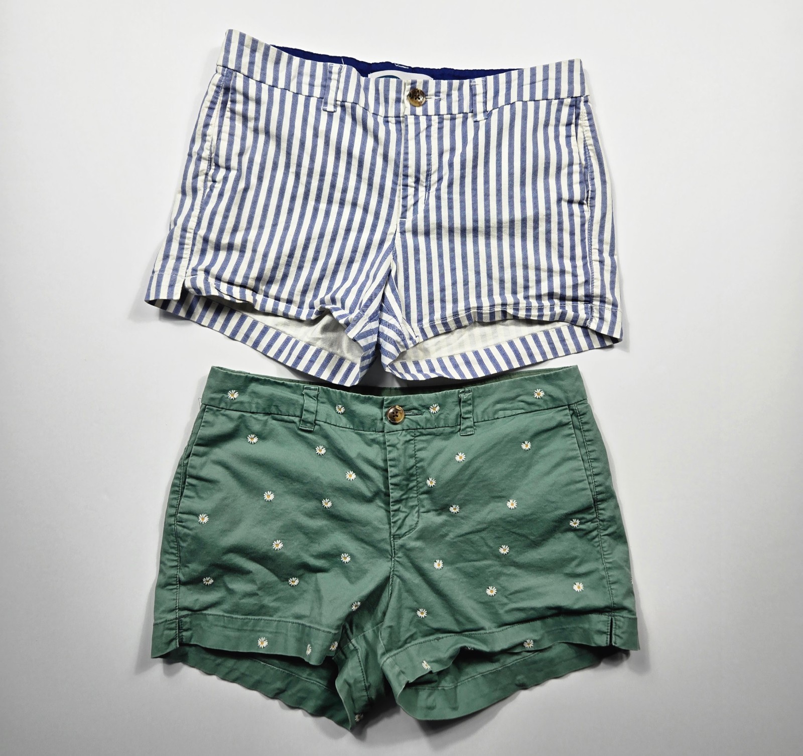 Lot of 2 Old Navy Everyday Shorts Women’s Size 6 Chino Daisy Embroidered Stripe