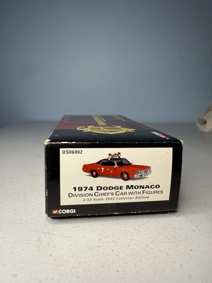Corgi Chicago Fire Dept Series Division Chief Dodge Monaco 1974 With 2 Figures - Image 3 of 4