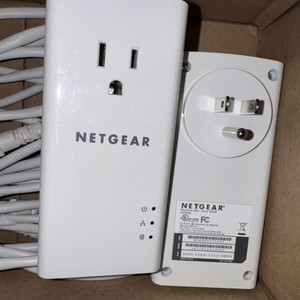 Lot Of 2 Netgear Powerline PL1200-100PAS  1-Ethernet Port Wifi Extenders