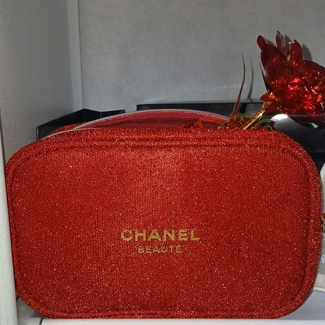 CHANEL Beauté Red Gold Glitter Zipper Fabric Makeup Bag Cosmetic
