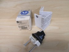 Allen Bradley 800H-NR2KF4 Selector Switch