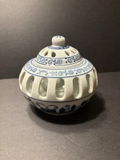 Vintage Chinese Potpourri Jar and Lid Incense Bowl Blue and White