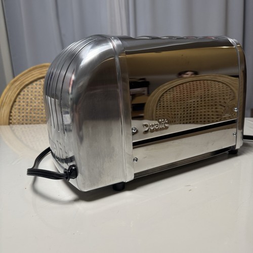 Dualit Classic 4 Slice NewGen Toaster - Stainless Steel - Hand Built in the UK - Picture 6 of 16