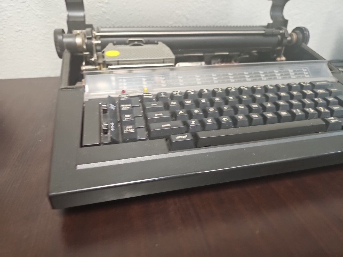 タイプライター olivetti LETTERA 41 olivetti Lettera 41 中古タイプライター｜タイプライター専門店