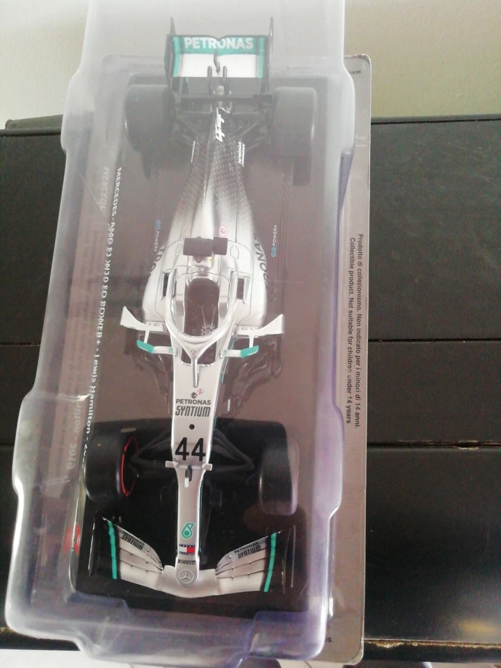 Auto Formula1 Mercedes AMG F1 W10 EQ Power+ L. Hamilton automodello scala 1:24  - Immagine 4 di 4