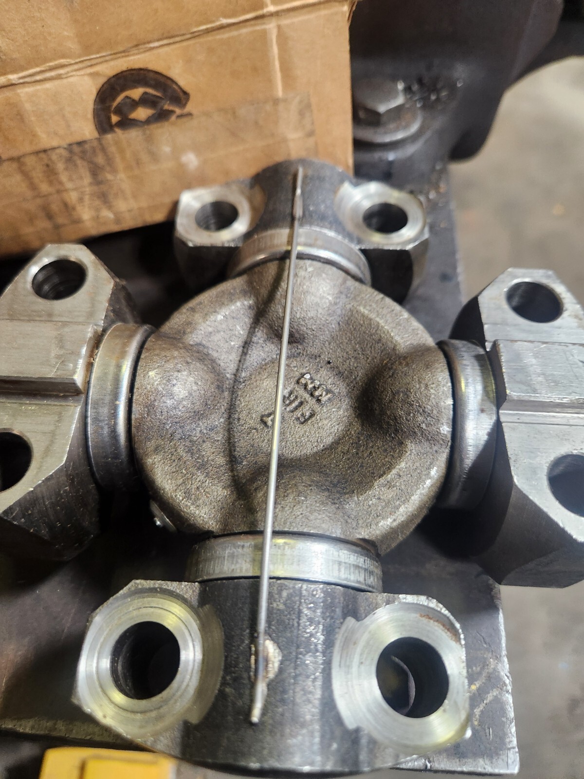 John Deere RE40111 Universal U-joint Sub for Ar95974 for sale  