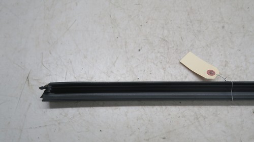 2017-2019 Infiniti QX30 OEM Right Front Door Window Felt Trim - Picture 6 of 9