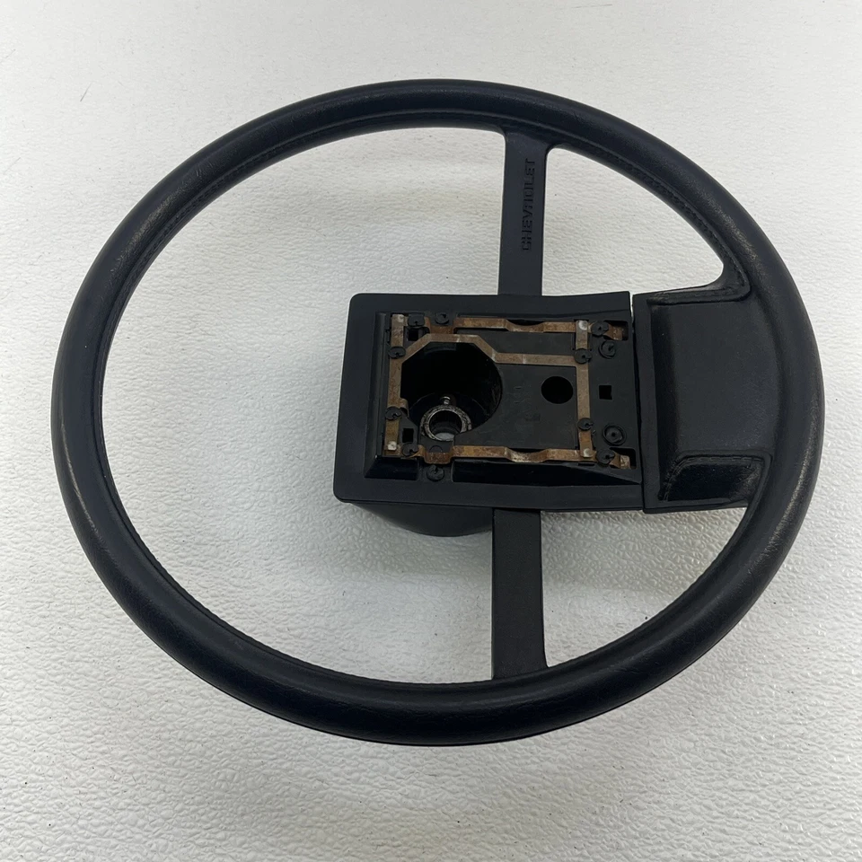 Chevrolet Camaro 1982-1992 volante original de fábrica GM cuero negro OEM Foto 4 de 4