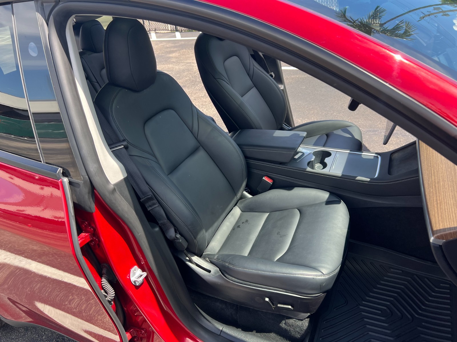 Tesla Model Y - Image 23