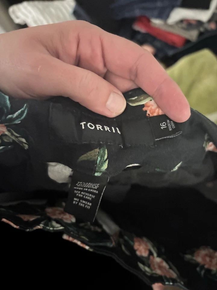 Женские Torrid эластичной черный с розовыми цветами дизайн размер 16 - Изображение 3 из 4
