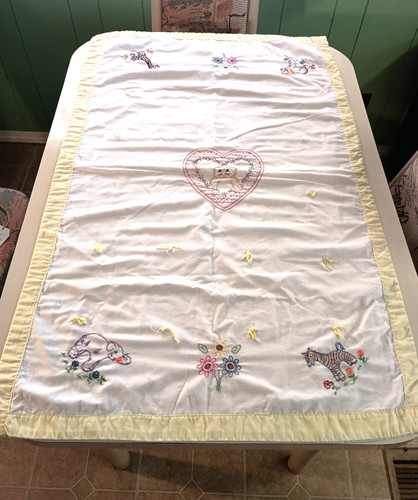 VTG HAND EMBROIDERED BABY CRIB BLANKET CAT GIRAFFE LION ELEPHANT ZEBRA FLOWERS