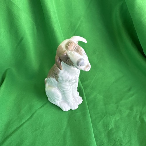 Nao von Lladró Figur Terrier Hund gähnend 0251 ohne Karton, super Zustand - Bild 2 von 5
