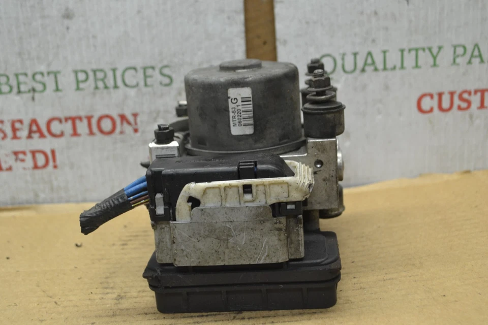 Módulo 39-10D5 de control de bomba ABS Mitsubishi Endeavor 2004-2007 OEM MR569715 Foto 4 de 4