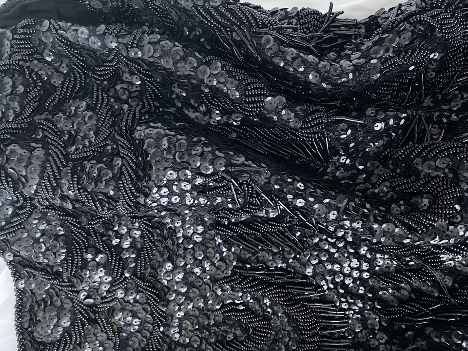 批量 2 件 复古串珠和亮片上衣 – 黑色和香槟衬衫 – S/M — 第 4/4 张图片