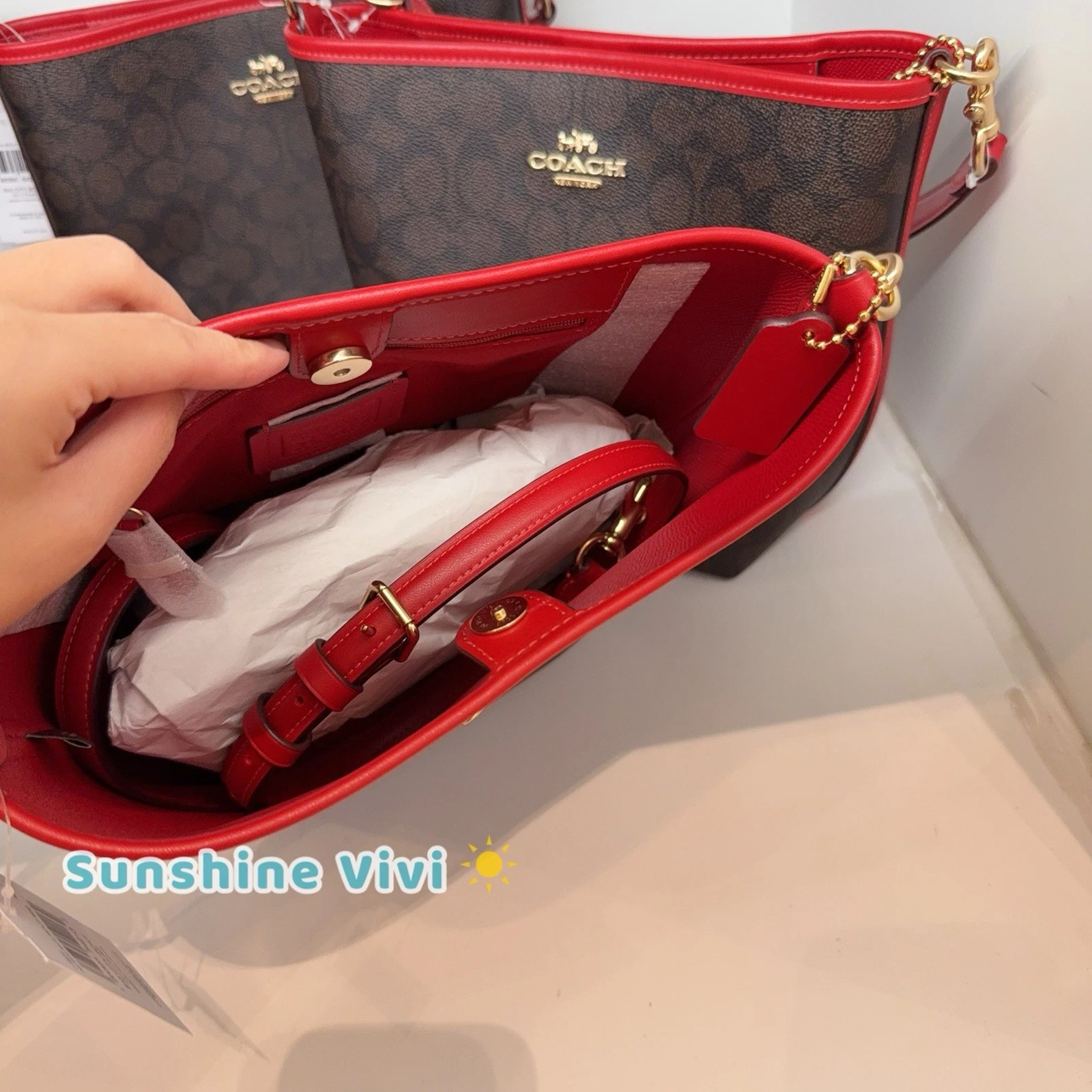 Borsa a secchiello Coach City nuova con etichetta in tela firmata CT800 oro noce rosso audace