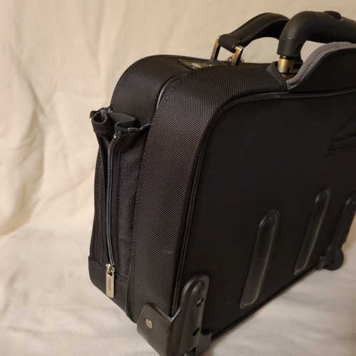 Rolling Carry On Laptop Luggage Kenneth Cole Business Suitcase - Picture 10 of 11