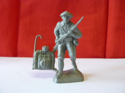 Figurine Mokarex Porte-fanion Série La Grande Guerre - Soldat Français 1:32 (60mm) - Plastique à Peindre