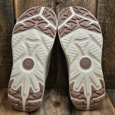 MENS US 8.5 UGG CA805 V2 REMIX SNEAKER KHAKI NUBUCK WATERPROOF