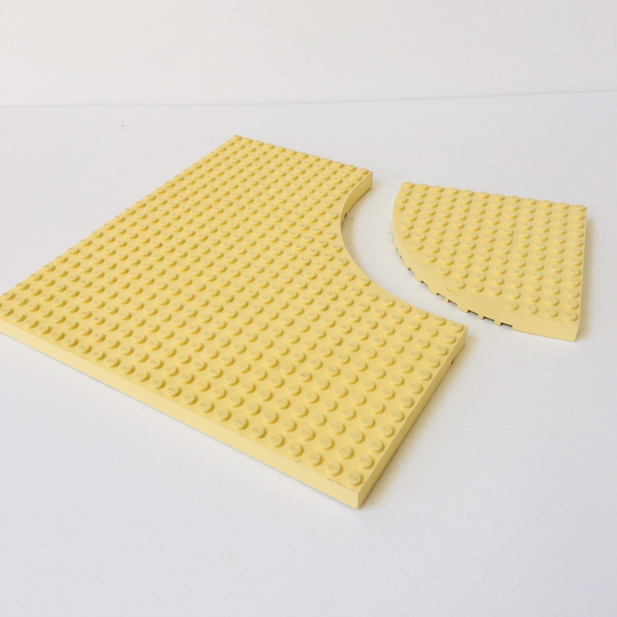 2 pcs LEGO Yellow Belville Brick Modified ( 24 x 24 ) L-95 | eBay